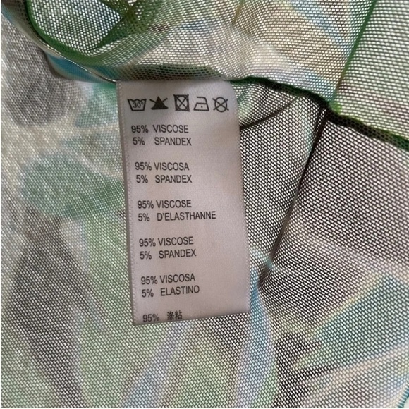 Kim Shui Green Mesh Print Top and Skirt Set - Picture 9 of 9